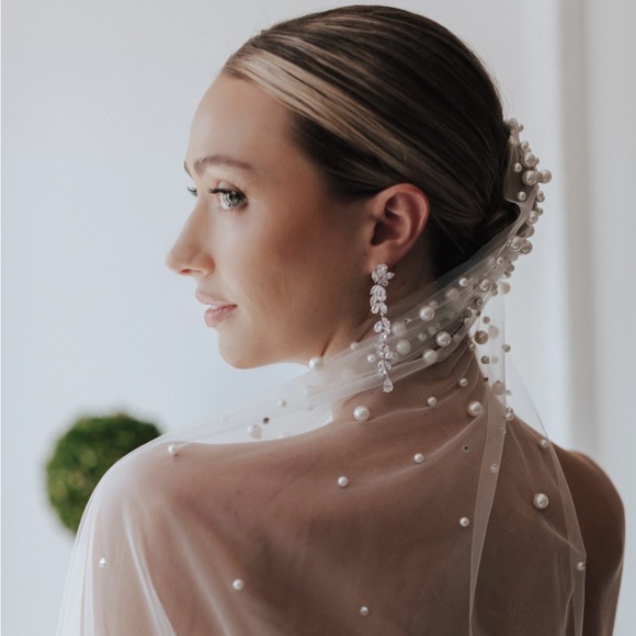 Jay Kay Braids and Bridal The Ritz Earrings - Picture 4 of 5